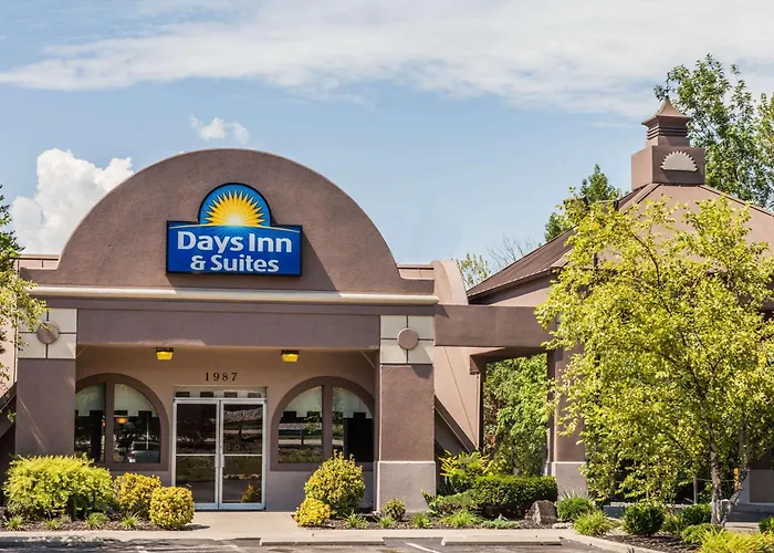 Days Inn & Suites By Wyndham Lexington