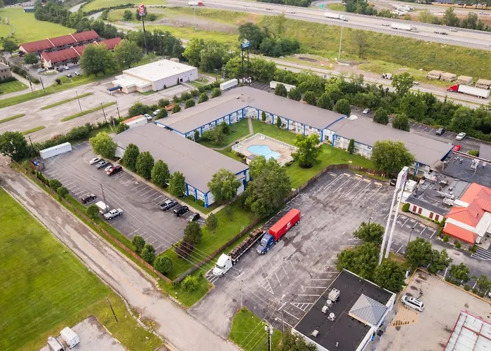 Days Inn & Suites By Wyndham Lexington